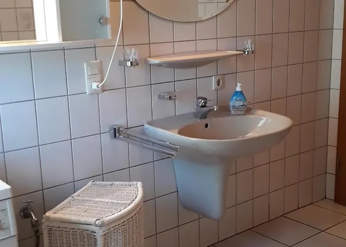 Auf Dem Hof 度假居 *